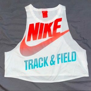 Size Large Nike Mesh Crop Workout Top